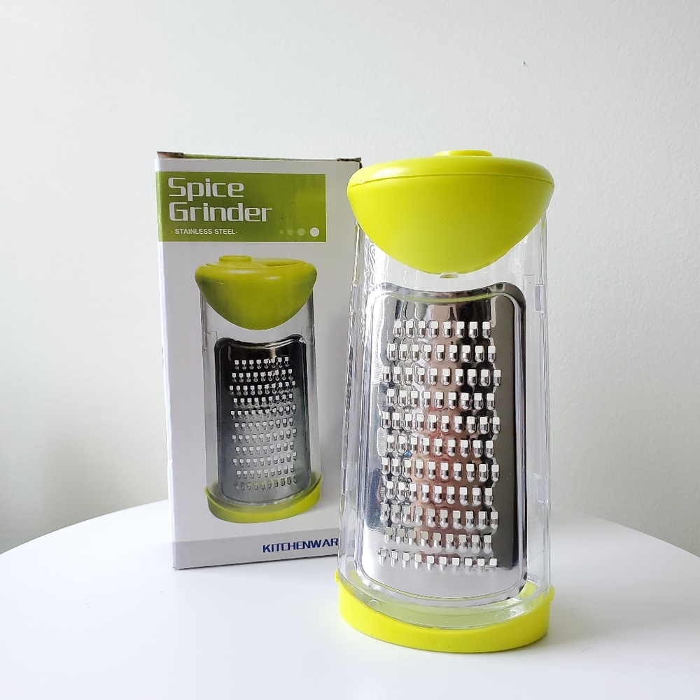 New Green Spice Grinder - Grate and Shake